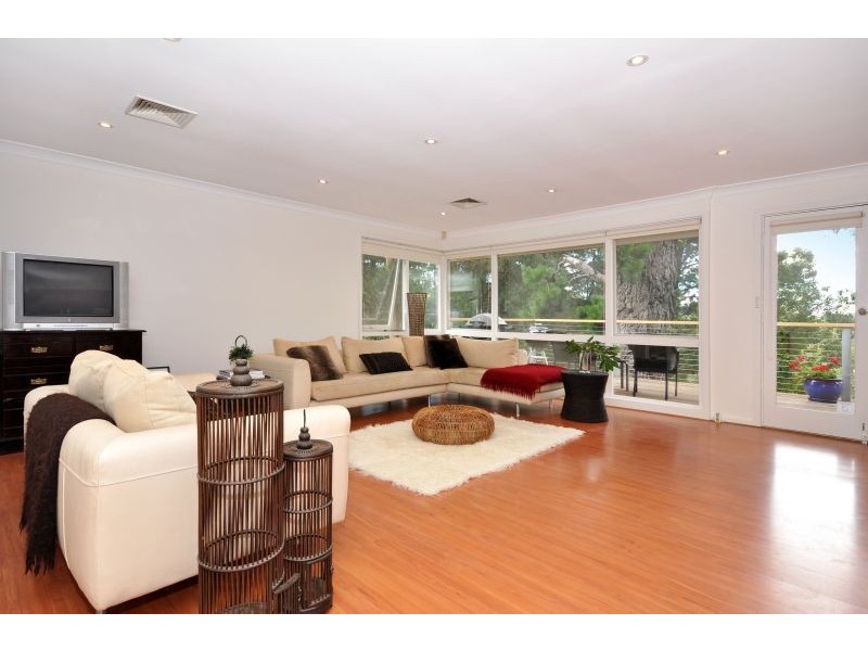 6 Pritchard Drive, Stirling SA 5152