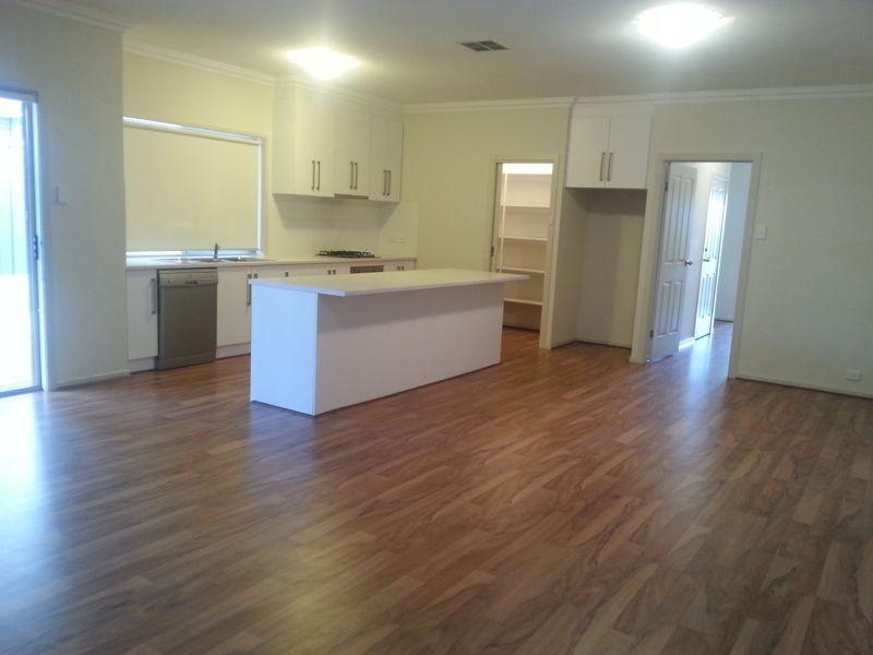 16 Burlington Road, Hallett Cove SA 5158