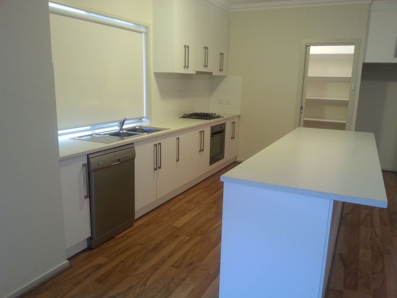 16 Burlington Road, Hallett Cove SA 5158