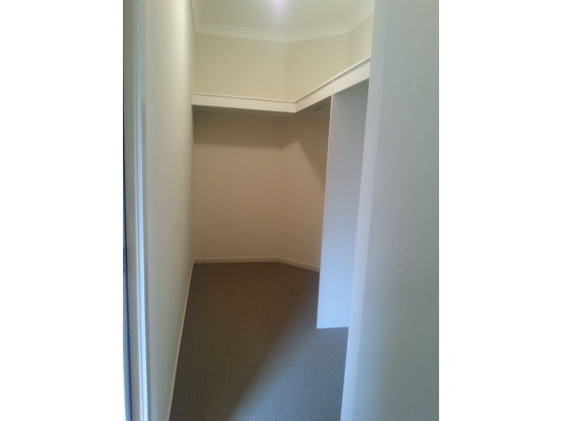 16 Burlington Road, Hallett Cove SA 5158