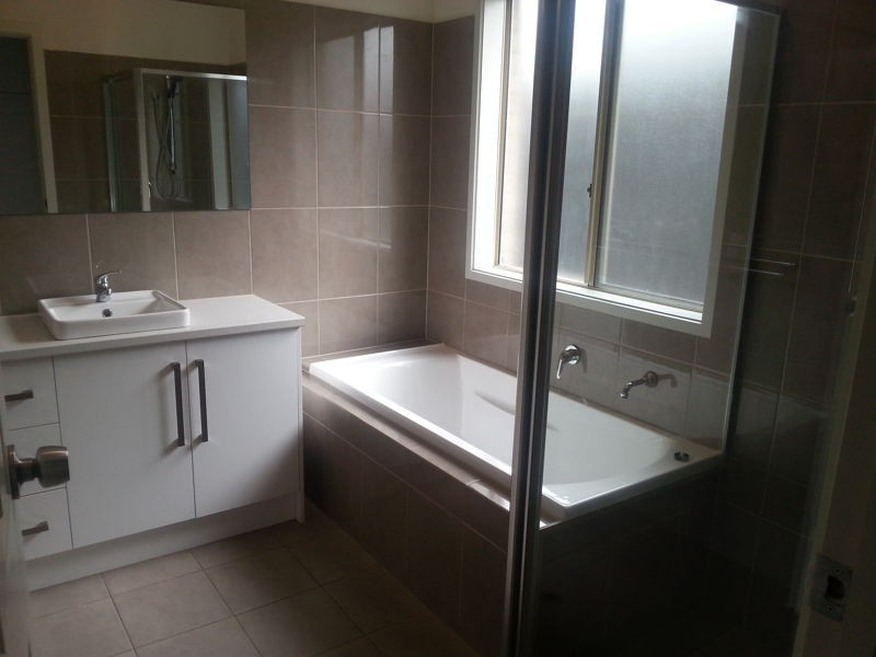 16 Burlington Road, Hallett Cove SA 5158