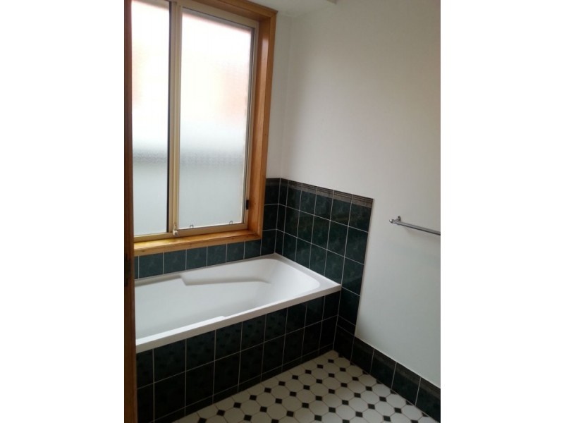 8 Heinrich Court, Mount Barker SA 5251