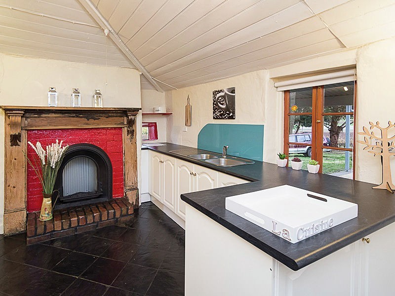 7 Parish Hill Road, Uraidla SA 5142