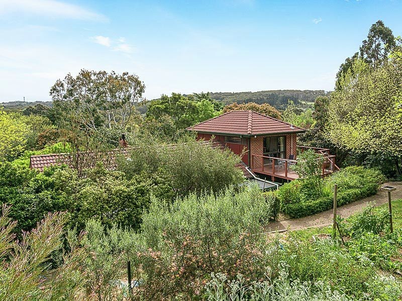 10 Elborough Avenue, Uraidla SA 5142