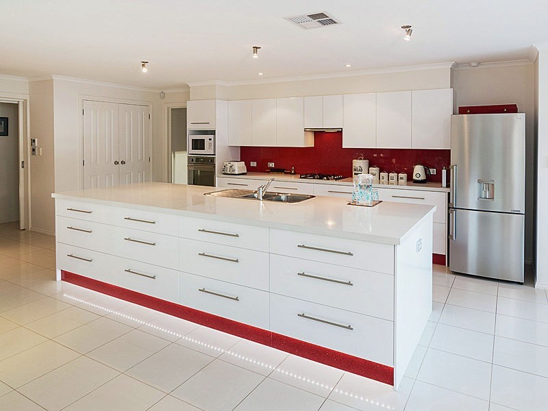 8 Bray Road, Mount Barker SA 5251