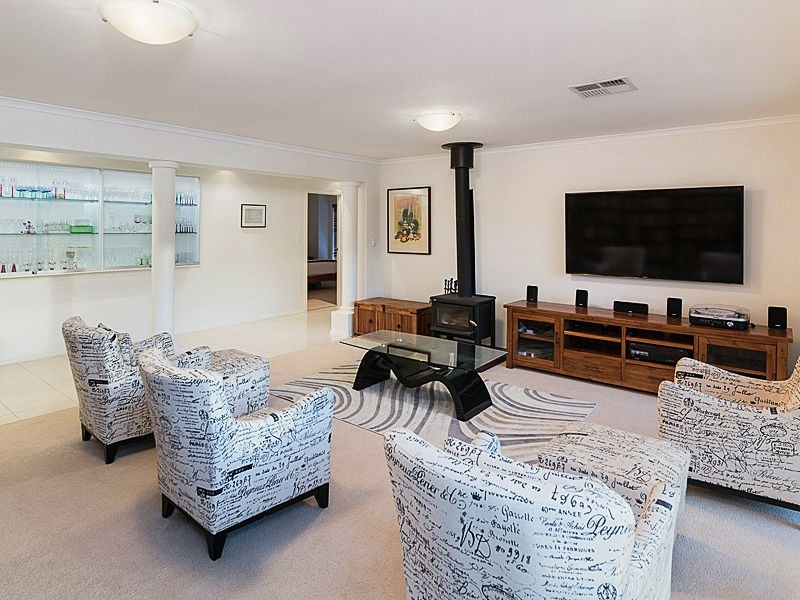 8 Bray Road, Mount Barker SA 5251