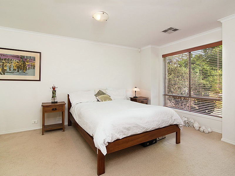 8 Bray Road, Mount Barker SA 5251