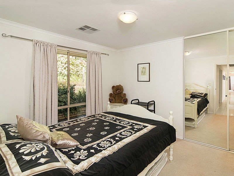 8 Bray Road, Mount Barker SA 5251