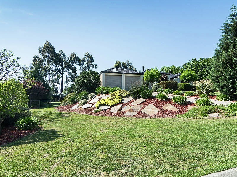 8 Bray Road, Mount Barker SA 5251