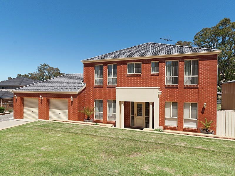 13 Fairfield Road, Mount Barker SA 5251