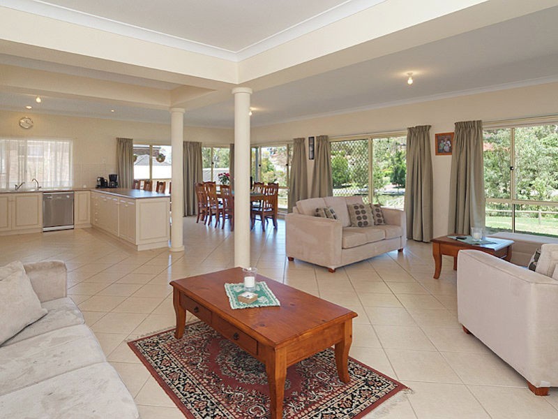 13 Fairfield Road, Mount Barker SA 5251