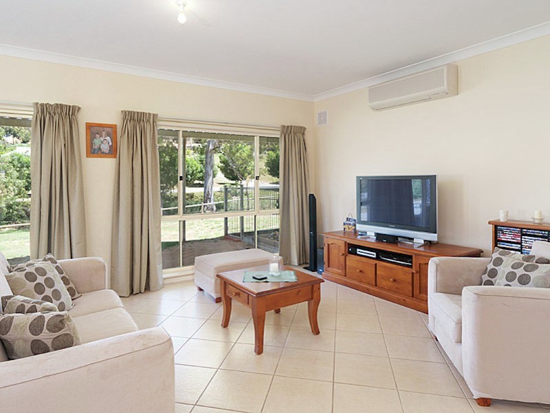 13 Fairfield Road, Mount Barker SA 5251