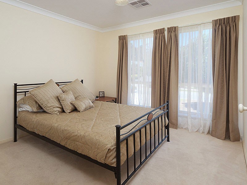 13 Fairfield Road, Mount Barker SA 5251