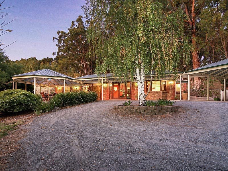 31 Valley View Crescent, Norton Summit SA 5136