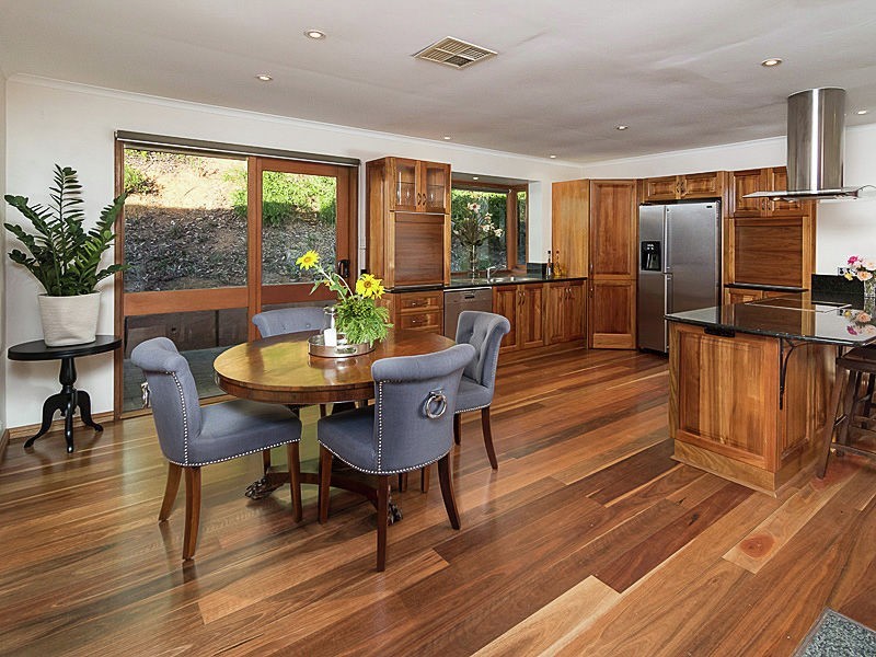 31 Valley View Crescent, Norton Summit SA 5136