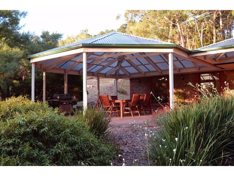 31 Valley View Crescent, Norton Summit SA 5136