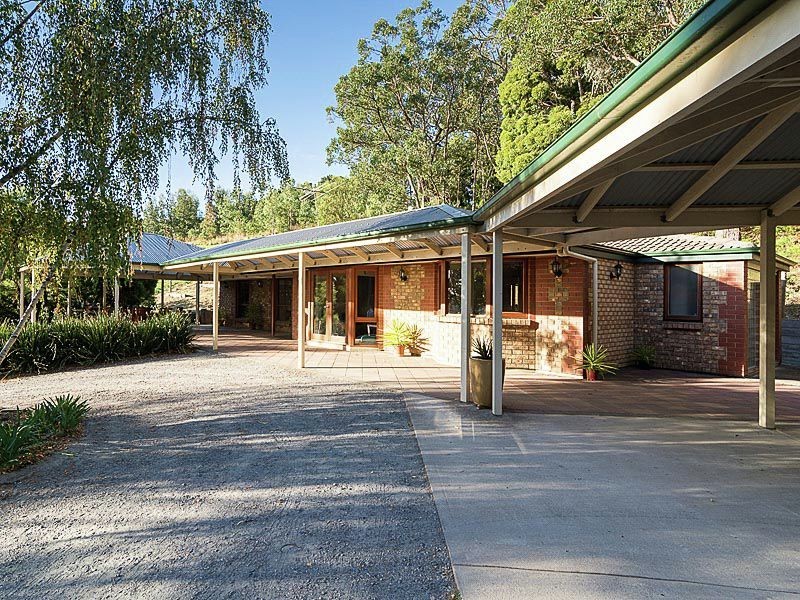 31 Valley View Crescent, Norton Summit SA 5136