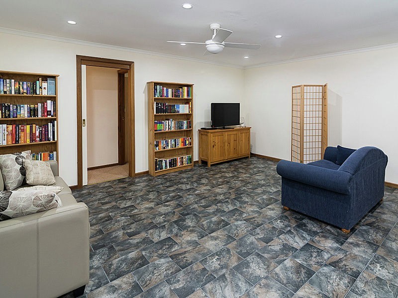 27 Yanagin Road, Greenhill SA 5140