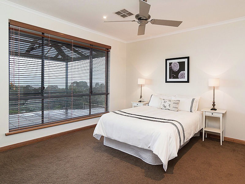 135 Burnbank Way, Mount Barker SA 5251