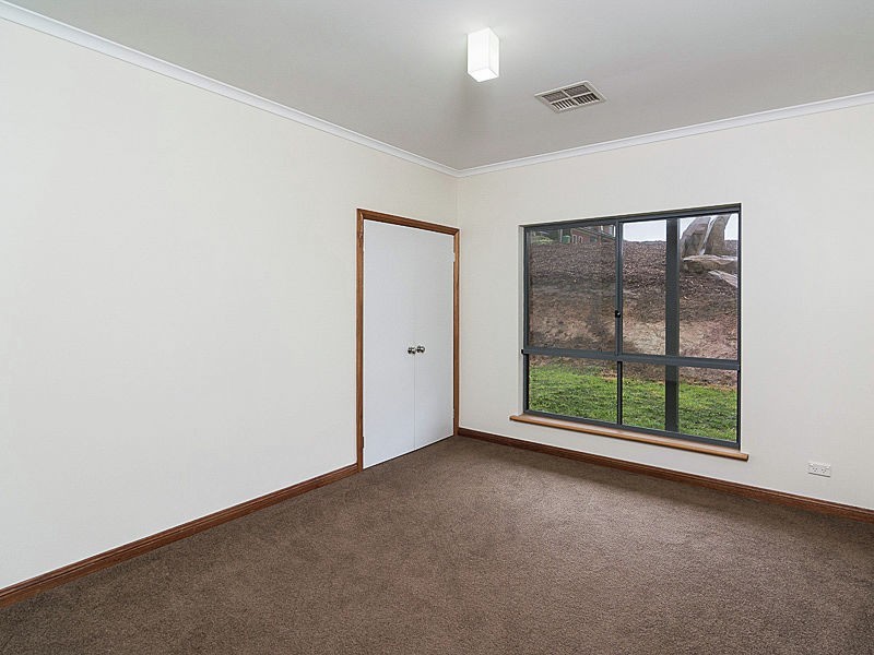 135 Burnbank Way, Mount Barker SA 5251