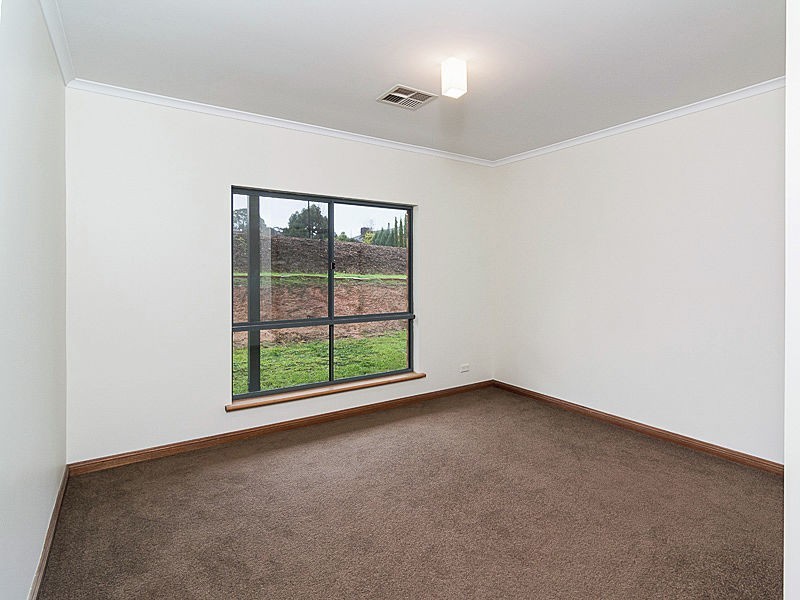 135 Burnbank Way, Mount Barker SA 5251