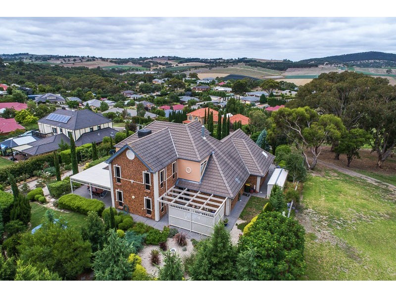 8 Paris Court, Mount Barker SA 5251