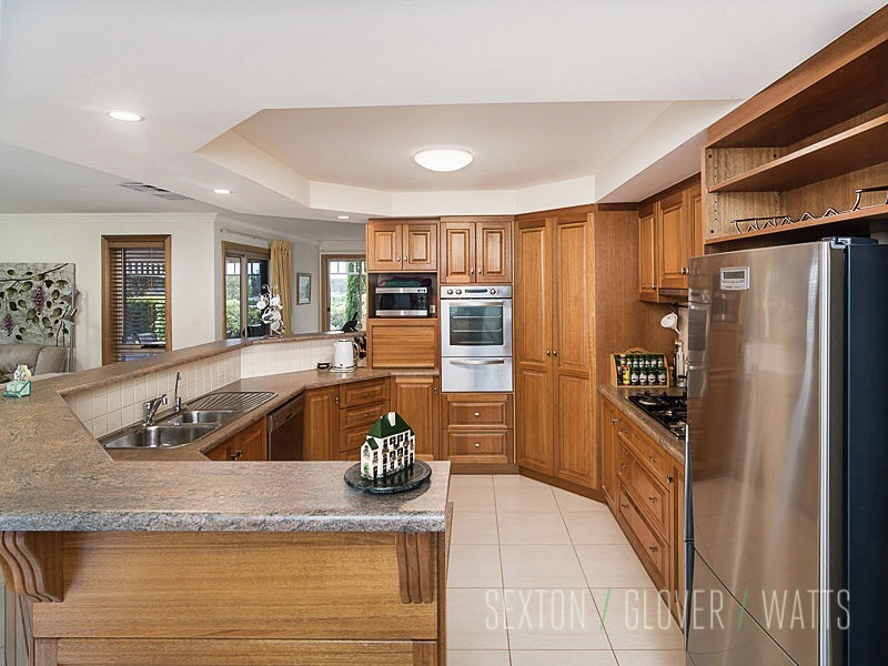 8 Paris Court, Mount Barker SA 5251