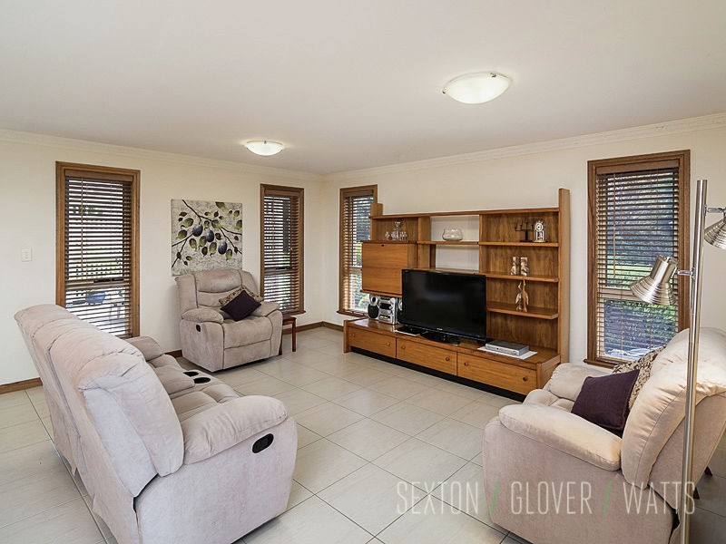 8 Paris Court, Mount Barker SA 5251