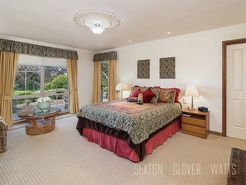 8 Paris Court, Mount Barker SA 5251