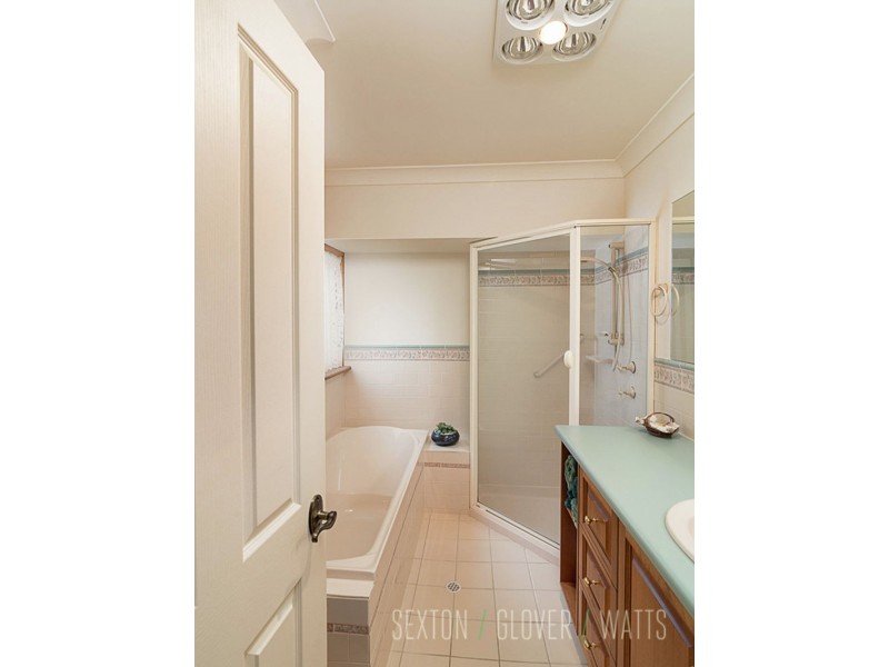 8 Paris Court, Mount Barker SA 5251