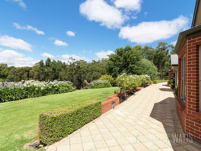 24 Storey Road, Hahndorf SA 5245