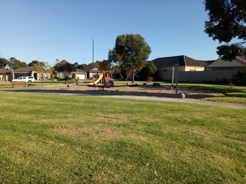 4 Verdant Parade, Woodcroft SA 5162