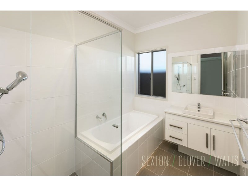 16 Parkindula Drive, Mount Barker SA 5251