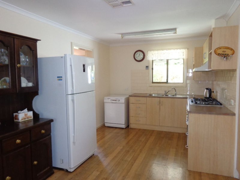 8 Alberg Avenue, Mount Barker SA 5251