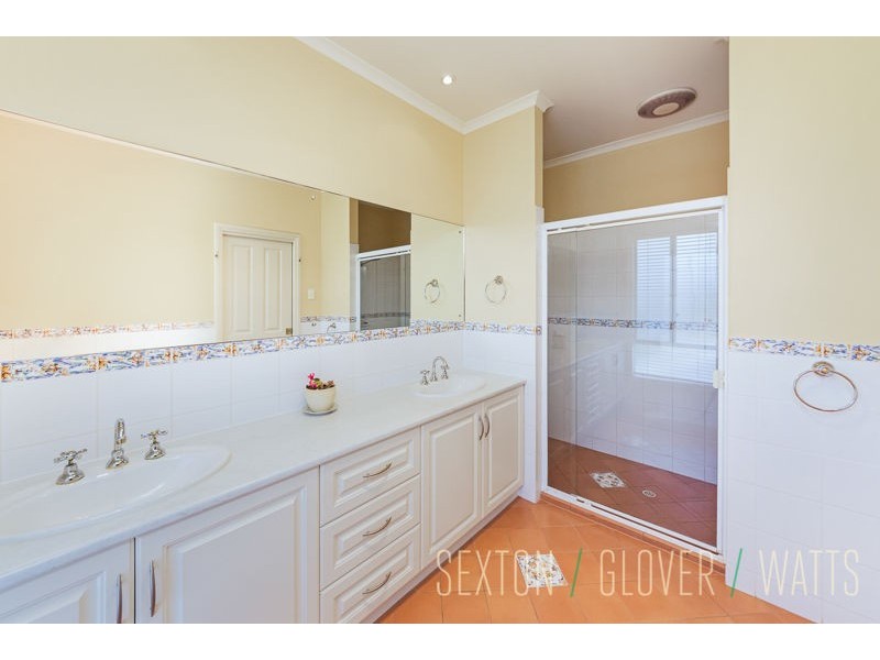 13 Waterford Avenue, Mount Barker SA 5251