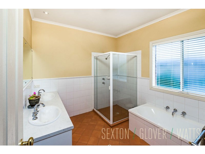 13 Waterford Avenue, Mount Barker SA 5251