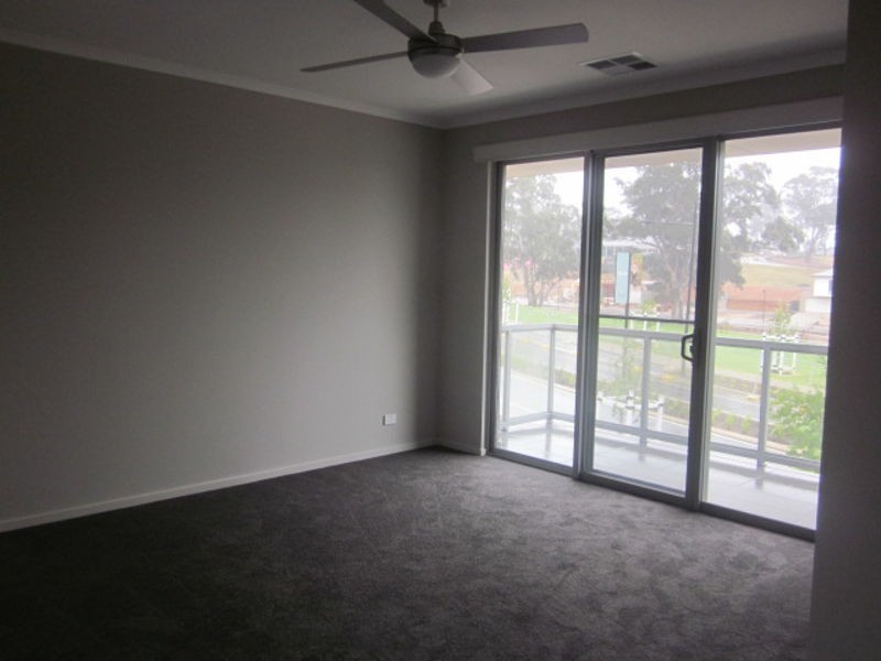 124 Heysen Boulevard, Mount Barker SA 5251