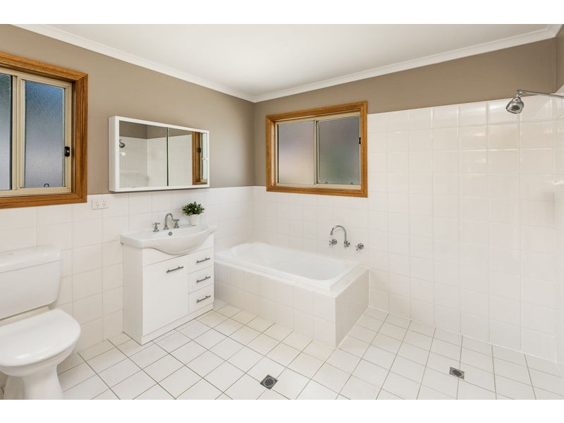 150 Broadbent Road, Paris Creek SA 5201