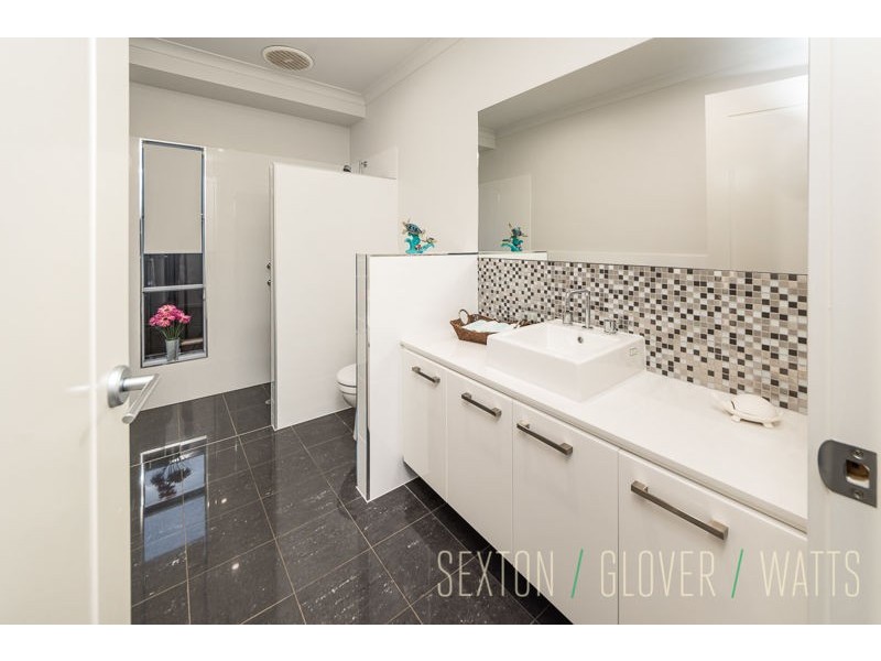 18 Greenfield Street, Mount Barker SA 5251