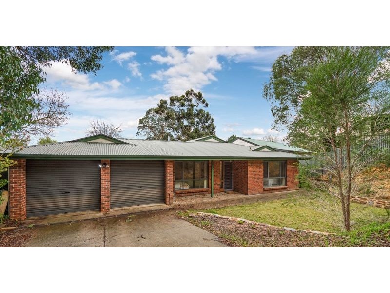 3 Elborough Avenue, Uraidla SA 5142