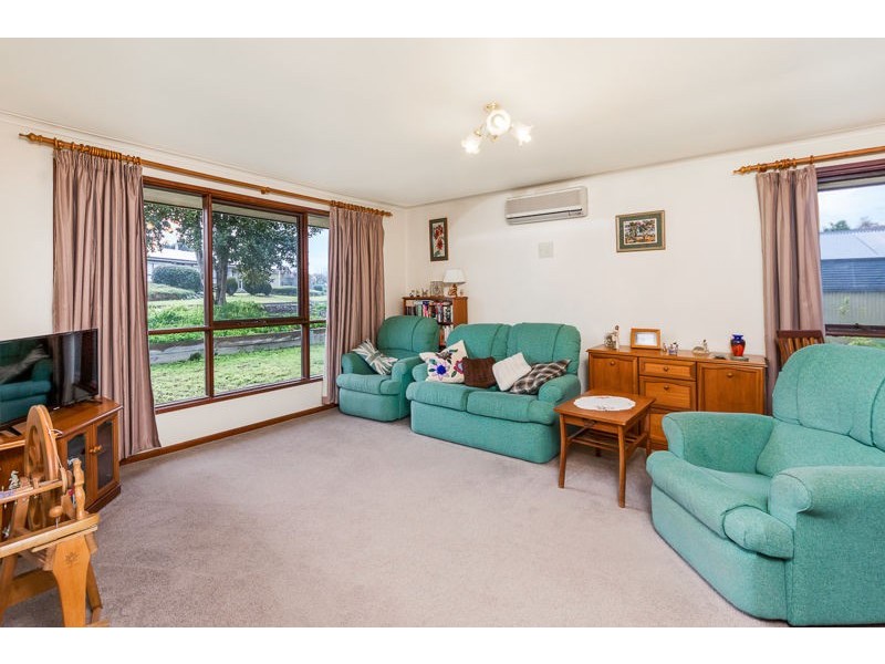 6 Lewis Avenue, Mount Barker SA 5251