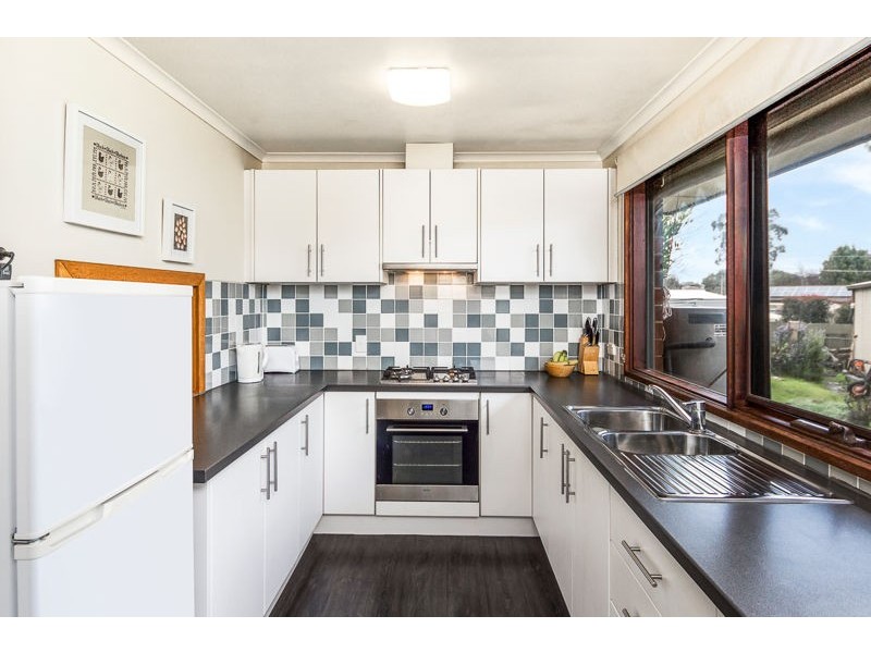 6 Lewis Avenue, Mount Barker SA 5251