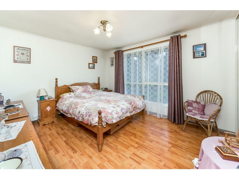 6 Lewis Avenue, Mount Barker SA 5251