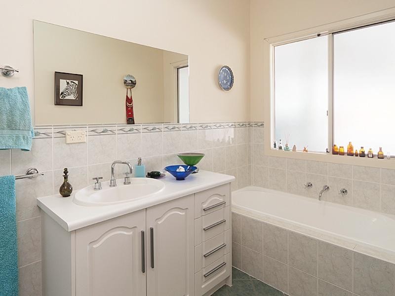 24A Brookman Rd, Meadows SA 5201