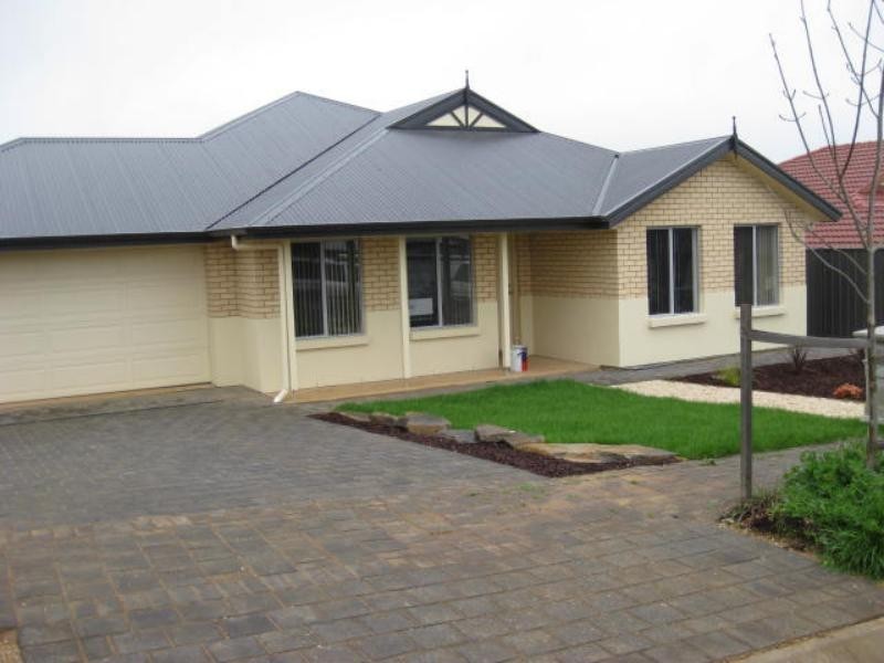 11 Carlson St, Mount Barker SA 5251