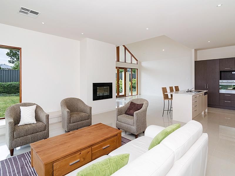 6 Greenfield St, Mount Barker SA 5251