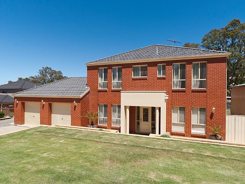 13 Fairfield Rd, Mount Barker SA 5251