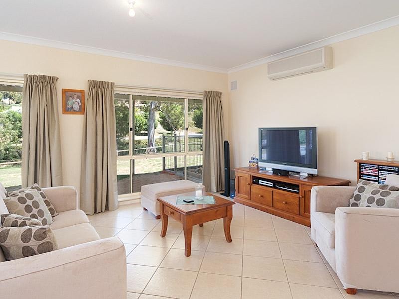 13 Fairfield Rd, Mount Barker SA 5251