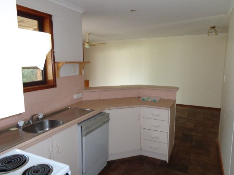4 Stephens Ave, Strathalbyn SA 5255