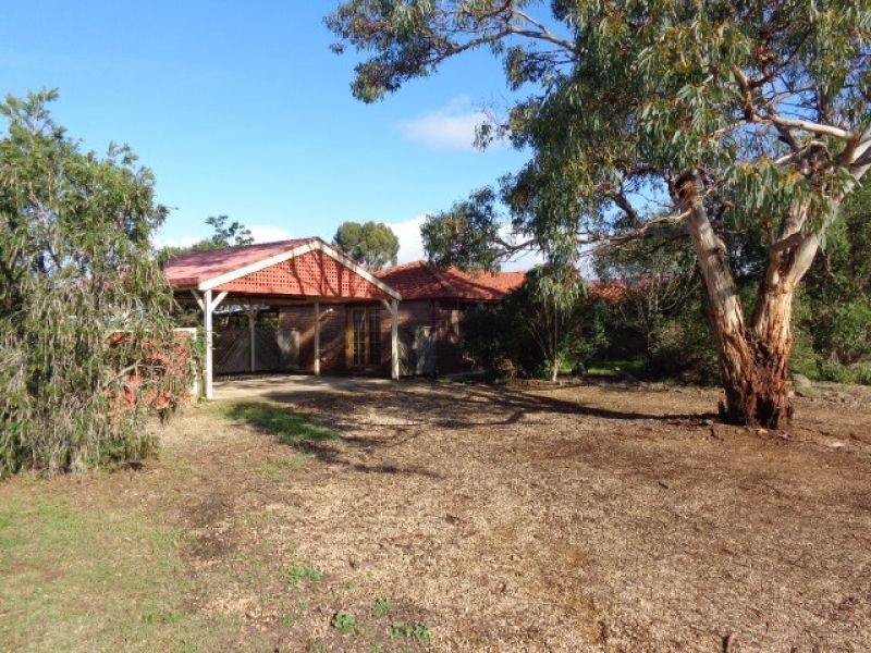 4 Stephens Ave, Strathalbyn SA 5255